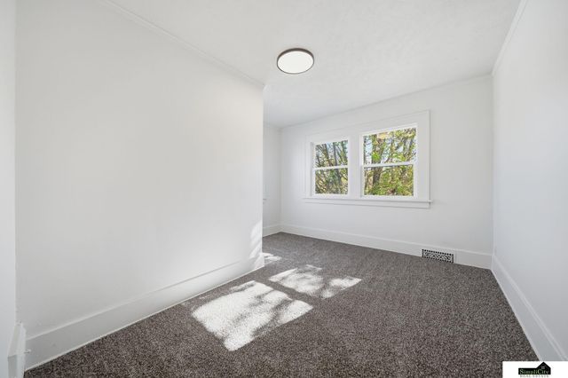 2101 Bradfield Drive, Lincoln, NE 68502