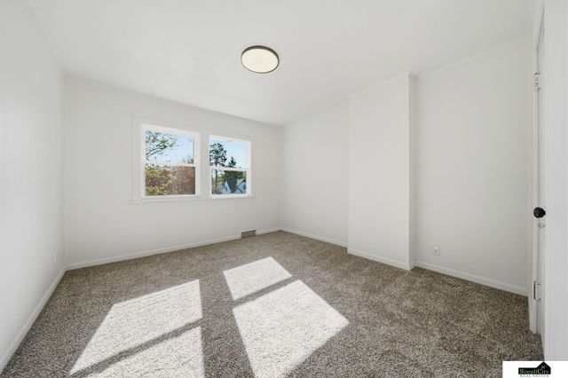 2101 Bradfield Drive, Lincoln, NE 68502