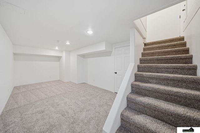 2101 Bradfield Drive, Lincoln, NE 68502
