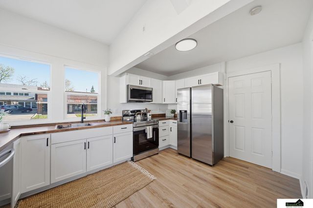 2101 Bradfield Drive, Lincoln, NE 68502