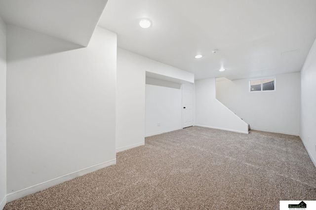 2101 Bradfield Drive, Lincoln, NE 68502