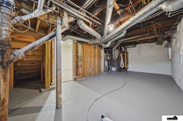 2101 Bradfield Drive, Lincoln, NE 68502
