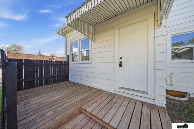 2101 Bradfield Drive, Lincoln, NE 68502