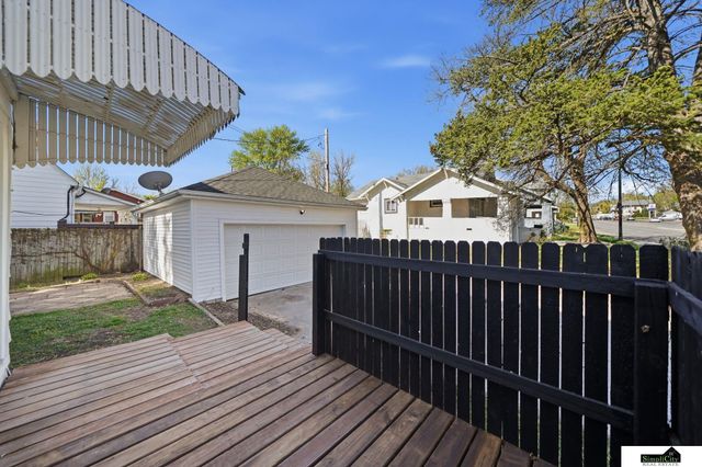 2101 Bradfield Drive, Lincoln, NE 68502