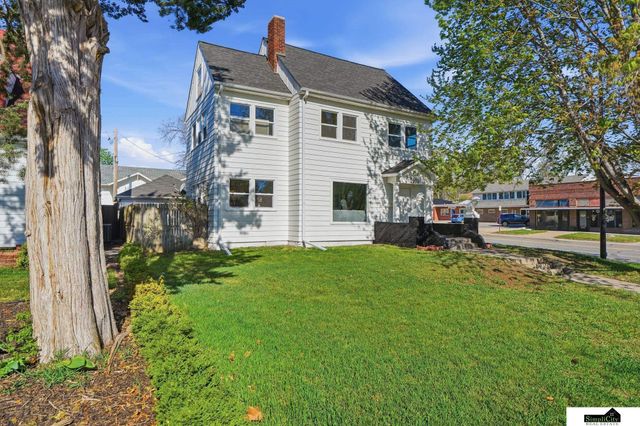 2101 Bradfield Drive, Lincoln, NE 68502