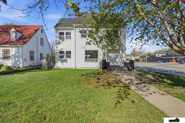 2101 Bradfield Drive, Lincoln, NE 68502