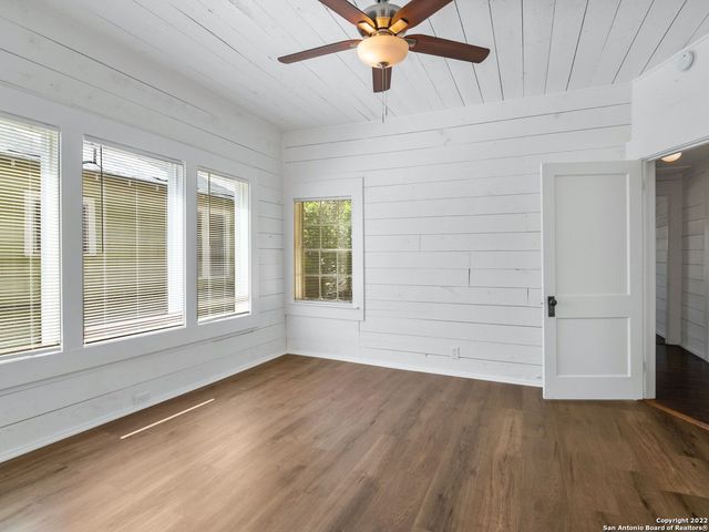 1807 W Summit Avenue, San Antonio, TX 78201