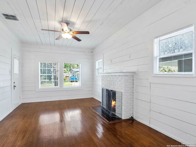 1807 W Summit Avenue, San Antonio, TX 78201