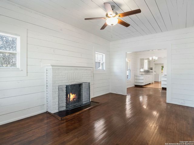 1807 W Summit Avenue, San Antonio, TX 78201