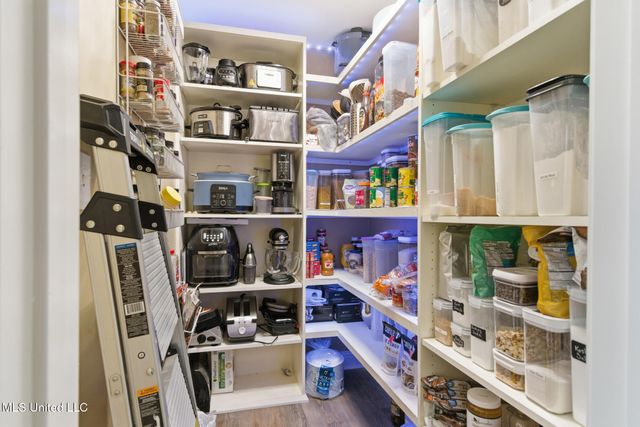 115 Oak Allee Drive, Picayune, MS 39466