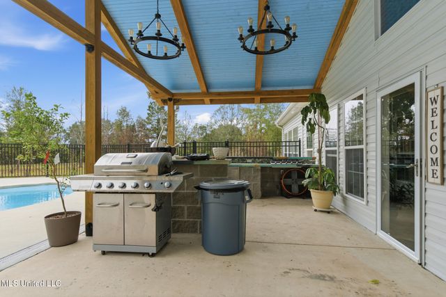 115 Oak Allee Drive, Picayune, MS 39466