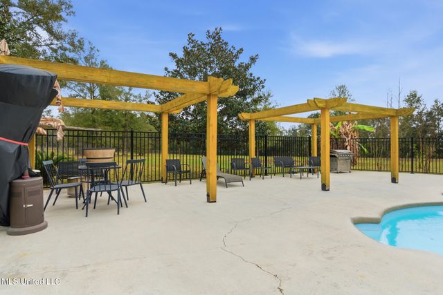 115 Oak Allee Drive, Picayune, MS 39466