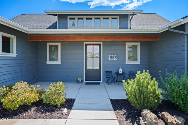 63137 Iner Loop, Bend, OR 97701