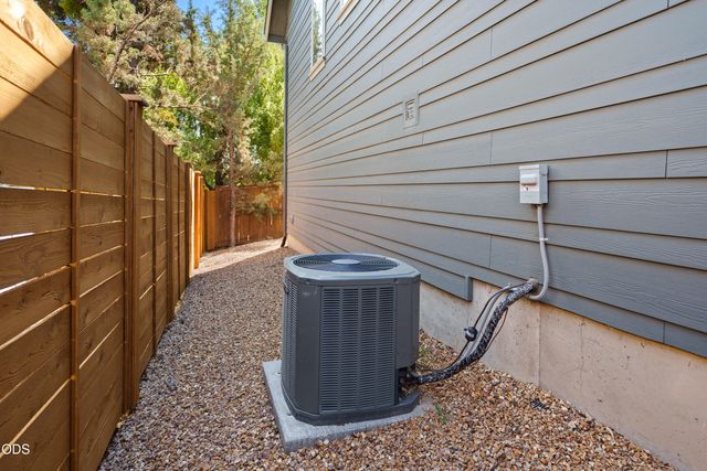 63137 Iner Loop, Bend, OR 97701