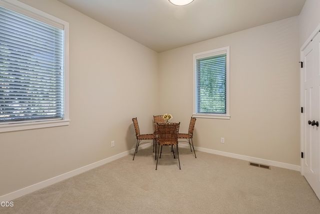 63137 Iner Loop, Bend, OR 97701