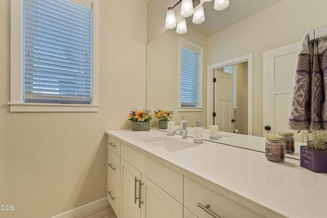 63137 Iner Loop, Bend, OR 97701