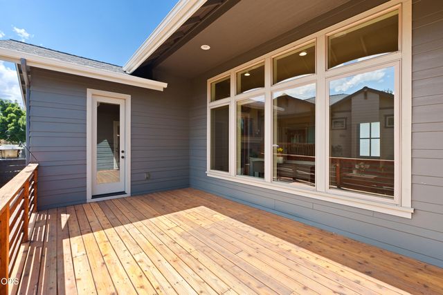 63137 Iner Loop, Bend, OR 97701