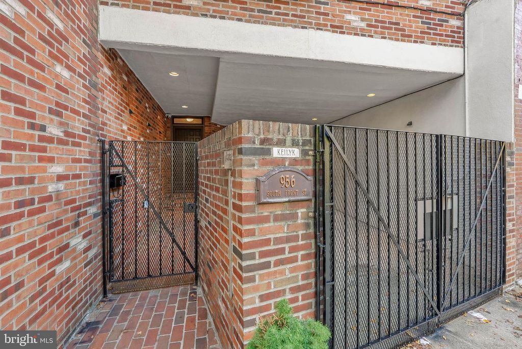956 S FRONT ST, PHILADELPHIA, PA 19147 — photo 2