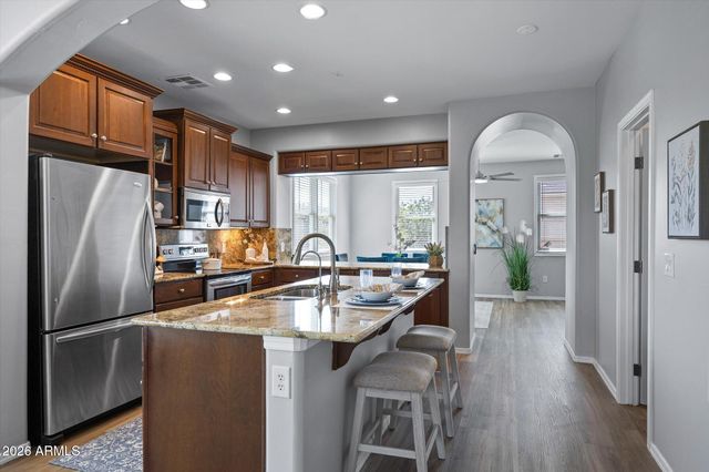 905 S OSBORN Lane, Gilbert, AZ 85296