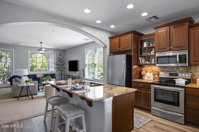 905 S OSBORN Lane, Gilbert, AZ 85296