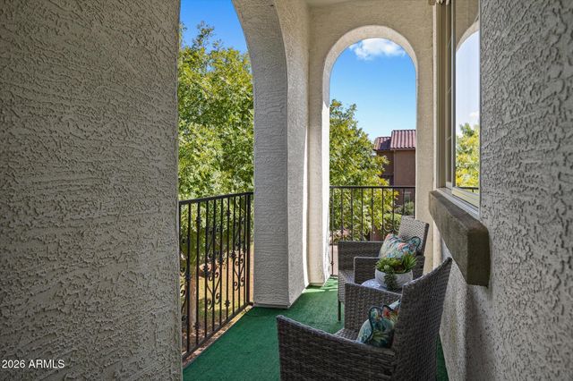 905 S OSBORN Lane, Gilbert, AZ 85296