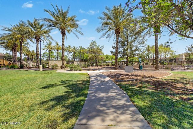 905 S OSBORN Lane, Gilbert, AZ 85296