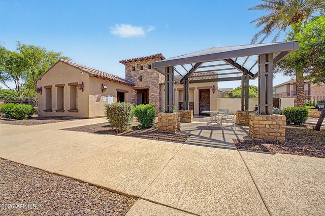 905 S OSBORN Lane, Gilbert, AZ 85296