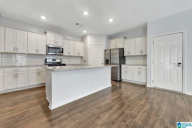 216 CHELSEA PARK ROAD, Chelsea, AL 35043