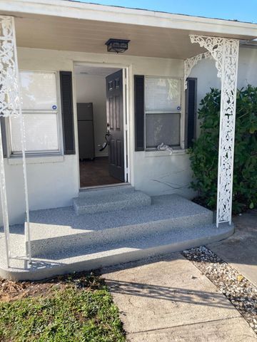 5101 Spruce Avenue, West Palm Beach, FL 33407