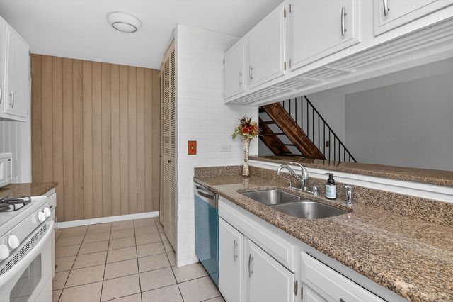 419 Sidney Avenue C, Glendale Heights, IL 60139