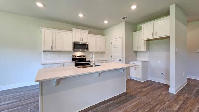 130 Lynnstone, Petal, MS 39465