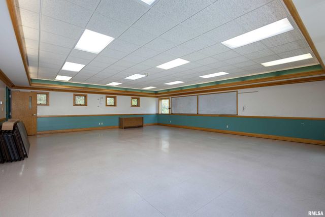 479 27TH Street, East Moline, IL 61244