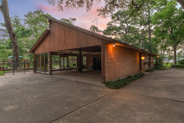 9809 Neuens Road, Houston, TX 77080