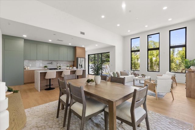 2525 18TH AVENUE N, St Petersburg, FL 33713