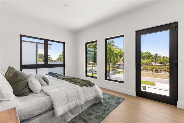 2525 18TH AVENUE N, St Petersburg, FL 33713