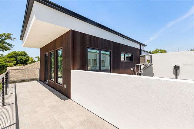 2525 18TH AVENUE N, St Petersburg, FL 33713