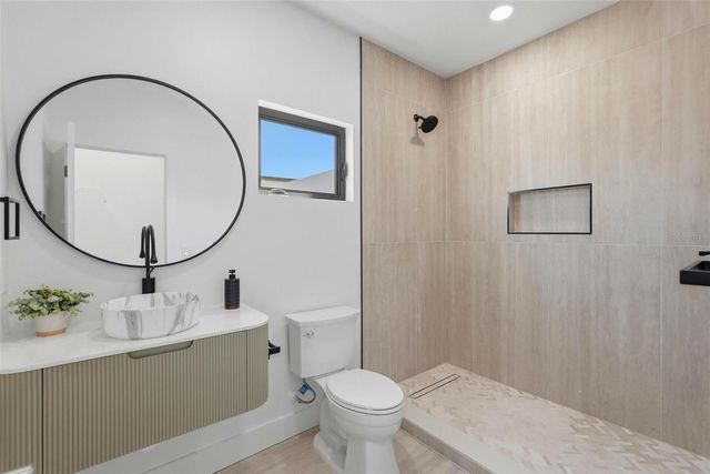 2525 18TH AVENUE N, St Petersburg, FL 33713