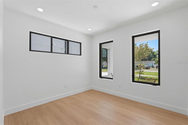 2525 18TH AVENUE N, St Petersburg, FL 33713