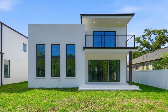 2525 18TH AVENUE N, St Petersburg, FL 33713