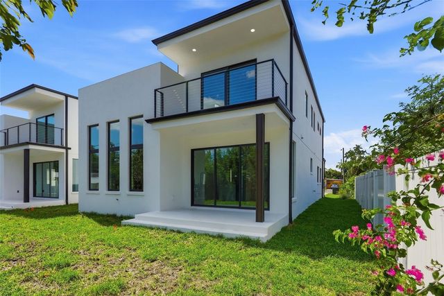 2525 18TH AVENUE N, St Petersburg, FL 33713