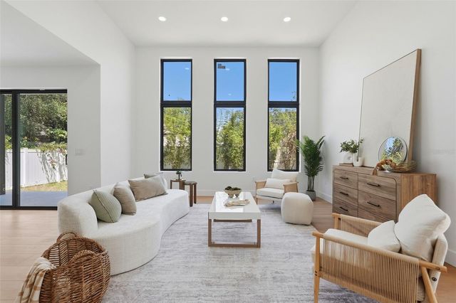 2525 18TH AVENUE N, St Petersburg, FL 33713