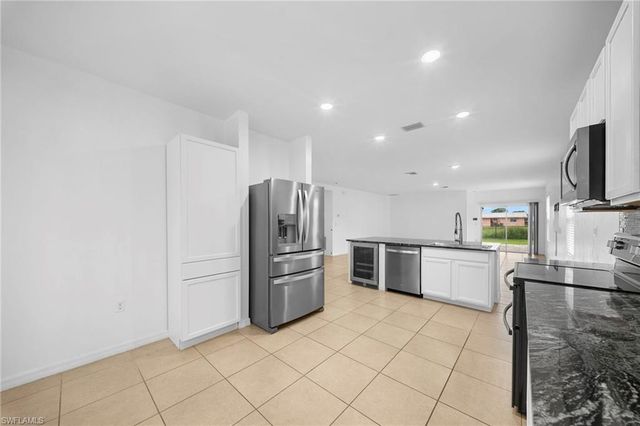 10464 canal brook LN, Lehigh Acres, FL 33936