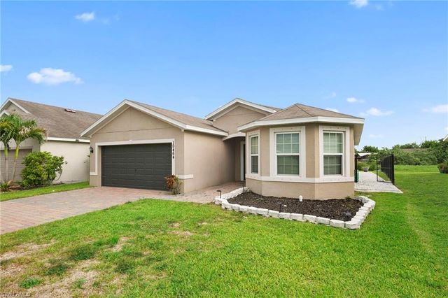 10464 canal brook LN, Lehigh Acres, FL 33936