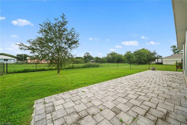 10464 canal brook LN, Lehigh Acres, FL 33936
