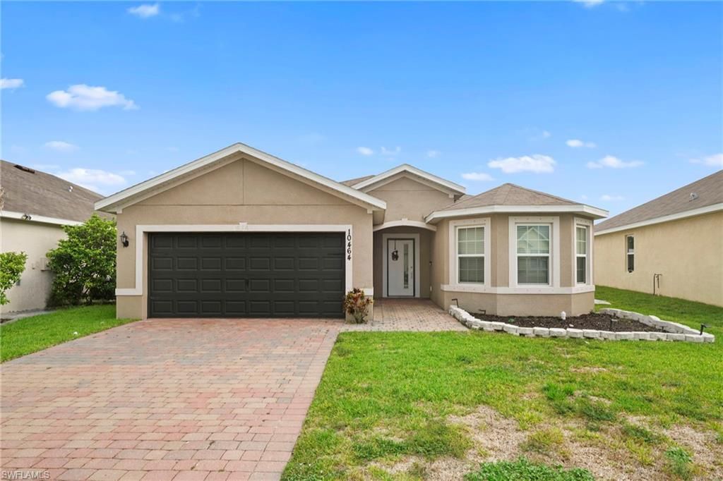 10464 canal brook LN, Lehigh Acres, FL 33936