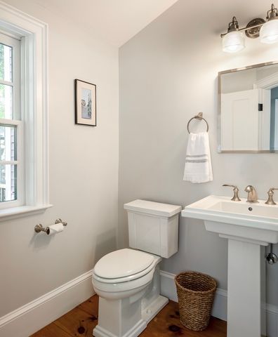 24 High St, Ipswich, MA 01938
