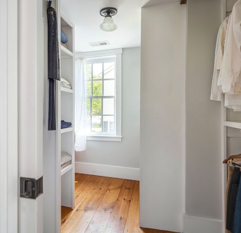 24 High St, Ipswich, MA 01938