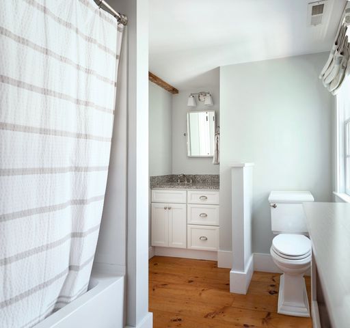24 High St, Ipswich, MA 01938