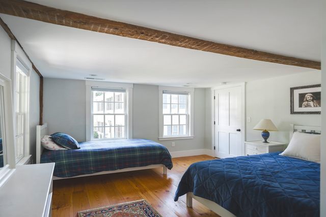 24 High St, Ipswich, MA 01938