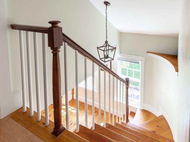 24 High St, Ipswich, MA 01938